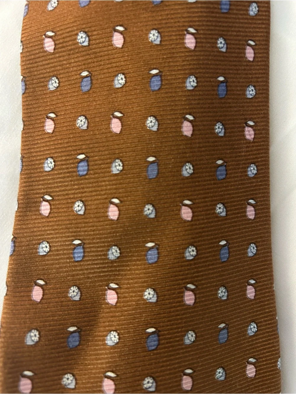 Battistoni Silk Brown Tie Handmade In Italy 100% Silk EUC Geometric Design EUC